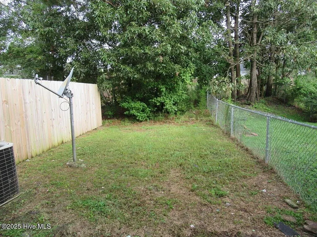 2 bed, 2.5 bath, $1,250 — Photo 2