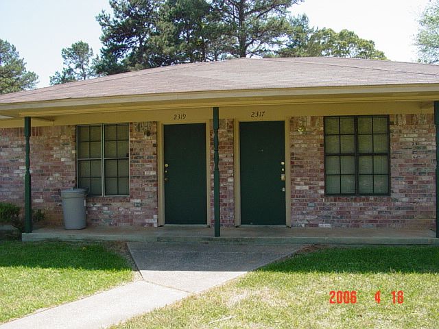 1st image of 2317 Briarwood Dr