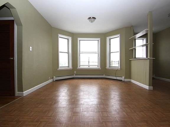 2nd image of 11 Howard Pl APT 3