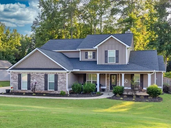 244 Poppyfield Farm Dr, Good Hope, GA 30641