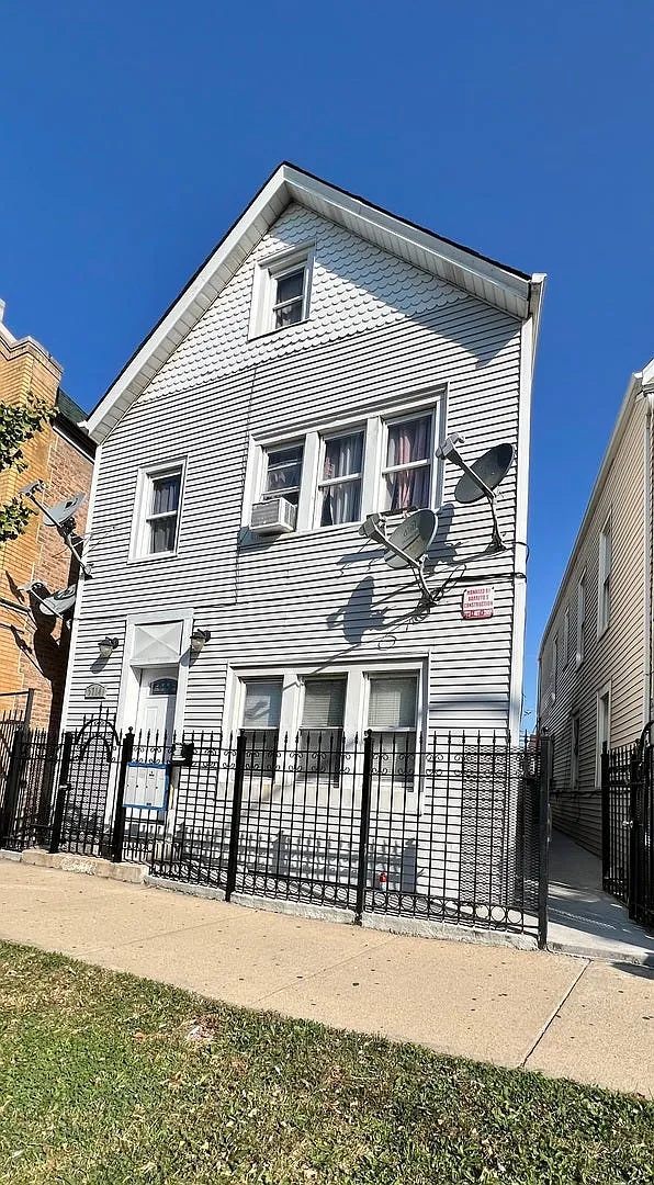 2 bed, $1,700 — Photo 1