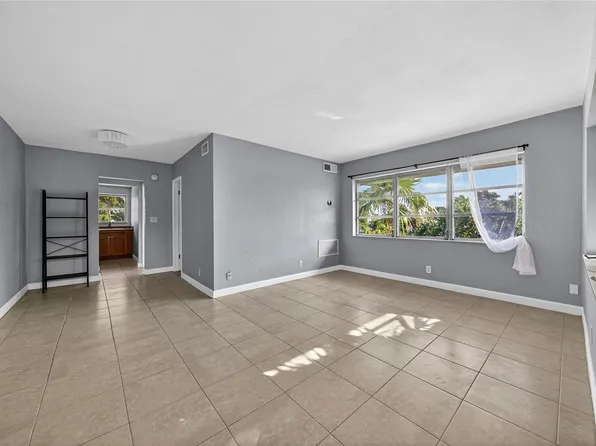 1900 NE 8th Court #308, Fort Lauderdale, FL 33304