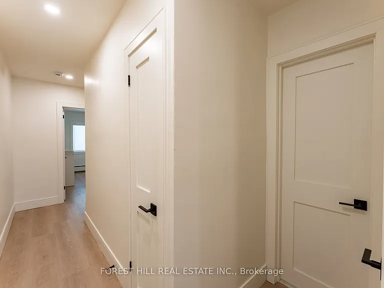 8 Victoria St #4 — Photo 6