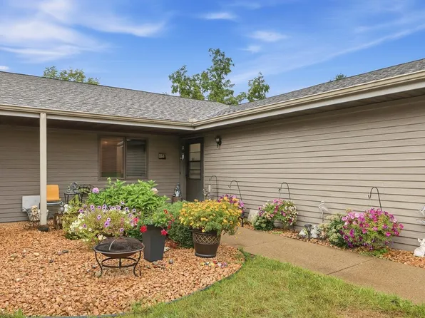 835 Cedar Ct APT 9C, New Richmond, WI 54017