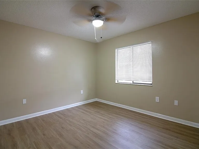 1545 King Ave — Photo 13