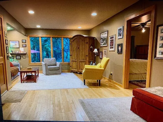19 Samson Pl — Photo 3