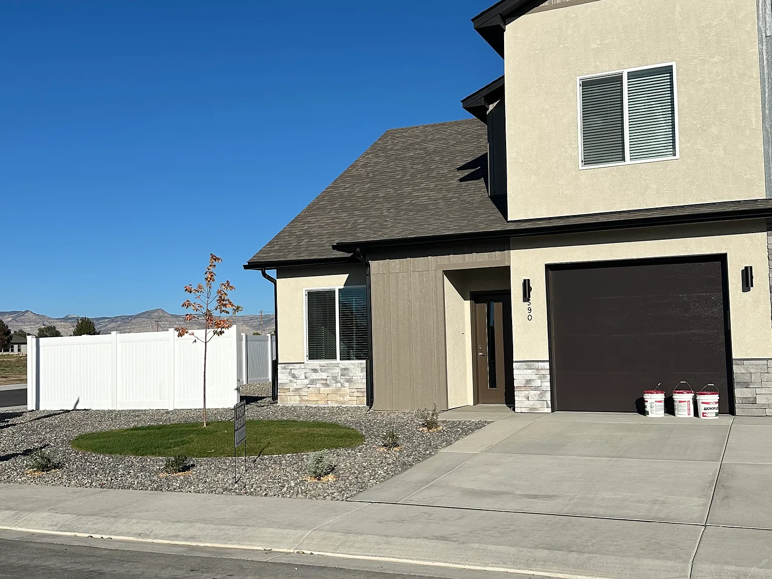590 Rose Creek Ln — Photo 1
