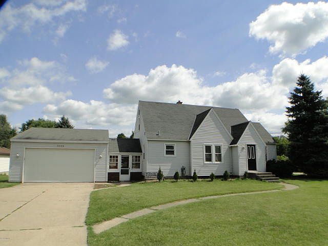 1st image of 5286 32nd Ave