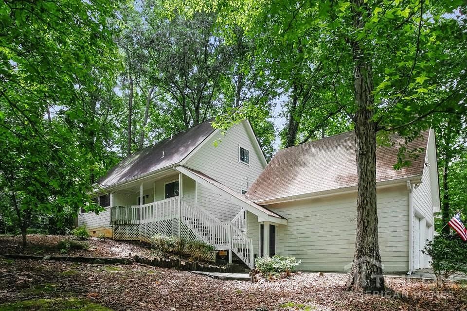 1st image of 2851 Forest Wood Dr NE