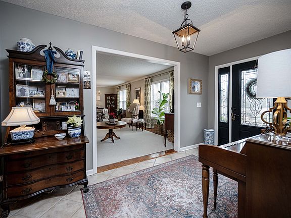 3rd image of 402 Richard Rd