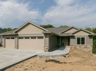 1178 Ryan Cir, Coralville, IA 52241