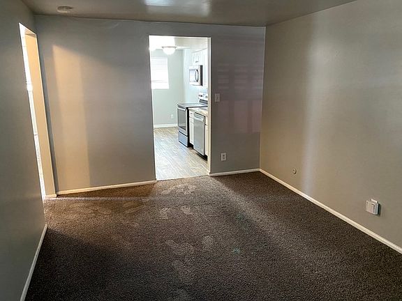 5th image of 218 S Edith Ave #6