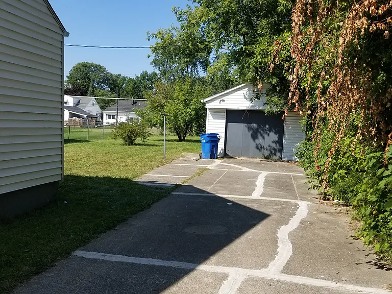 11805 Timken Ave — Photo 29