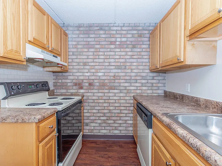 Saratoga Place — Photo 15