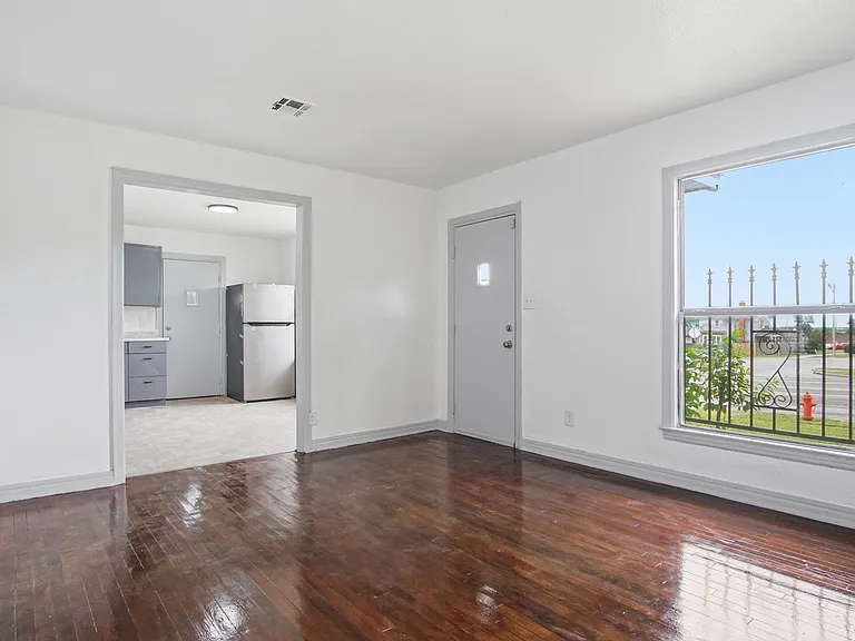 2228 SW Grand Blvd — Photo 18