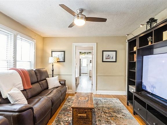 5th image of 6121 Holmes St