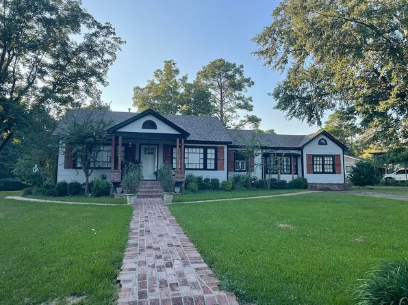 18 E Ridge Rd, Laurel, MS 39440