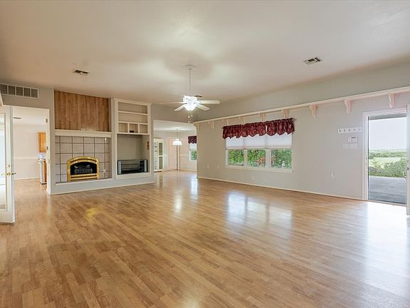 5th image of 2400 Carter Rd