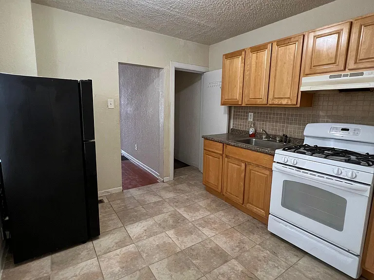 218 E Dorset St — Photo 10
