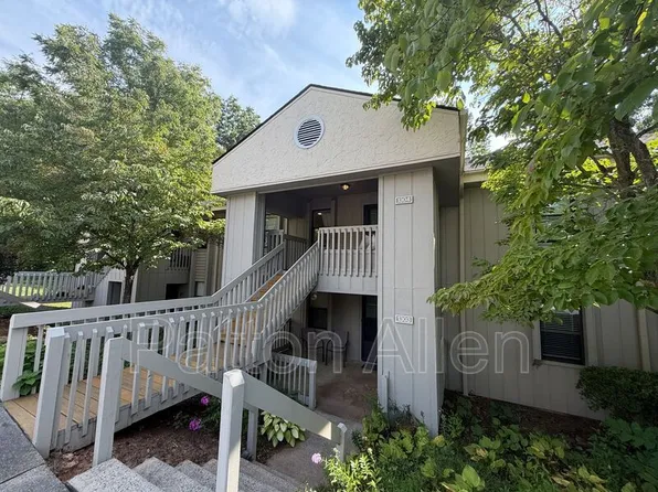 1304 Abbey Cir, Asheville, NC
