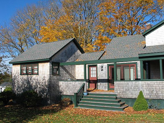 master suite to left, entry to laundry room, slider into dining room