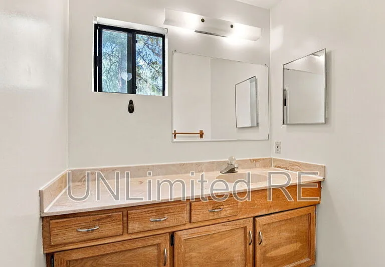 1410 N Inverrary Way — Photo 12