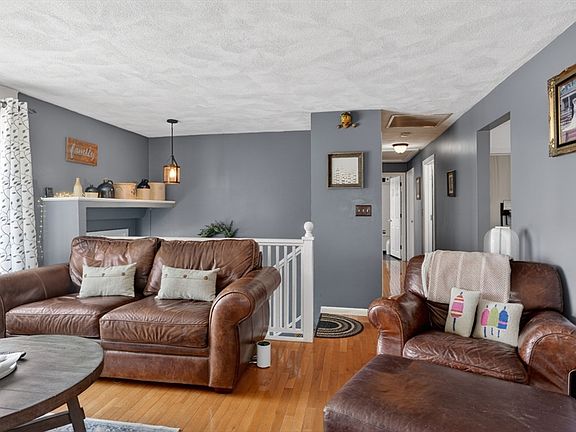 3rd image of 84 Ridge Rd