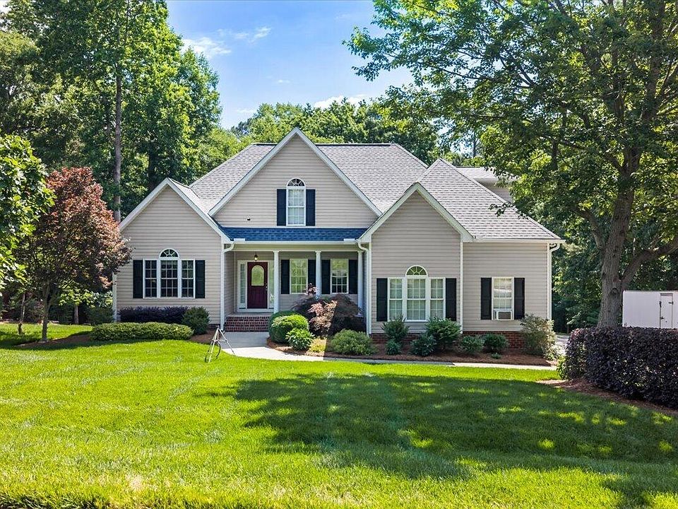 1st image of 25 Winchester Ct