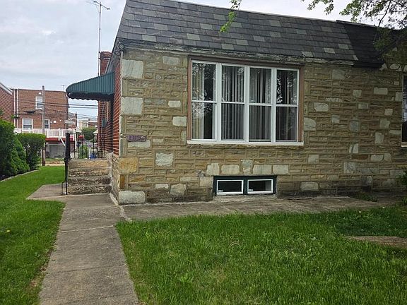 2nd image of 2037 Napfle Ave