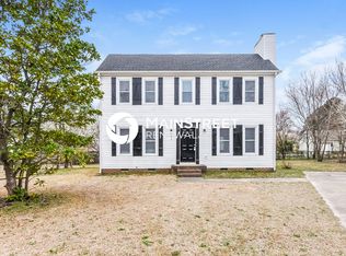 726 E Azalea Ct, Fuquay Varina, NC 27526