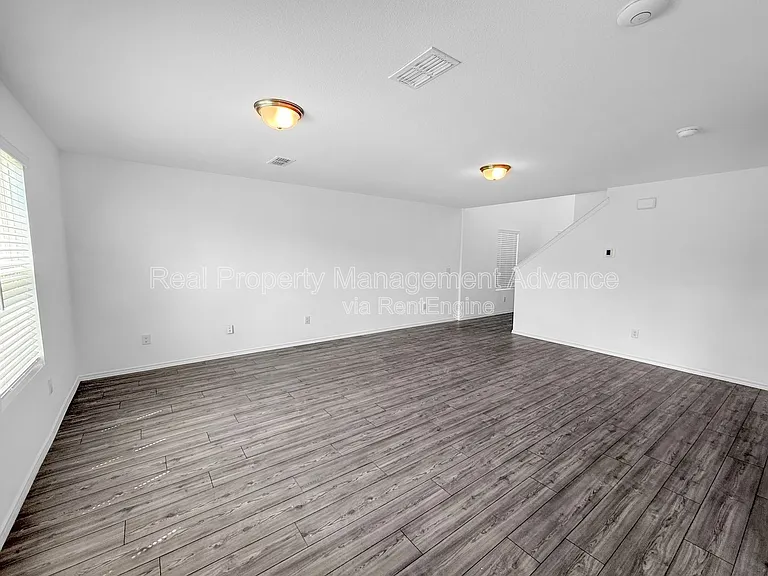 846 Breakwater Dr — Photo 4