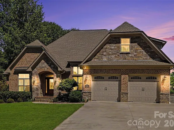 198 Windemere Isle Rd, Statesville, NC 28677