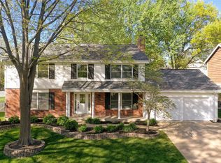 15757 Country Ridge Dr, Chesterfield, MO 63017