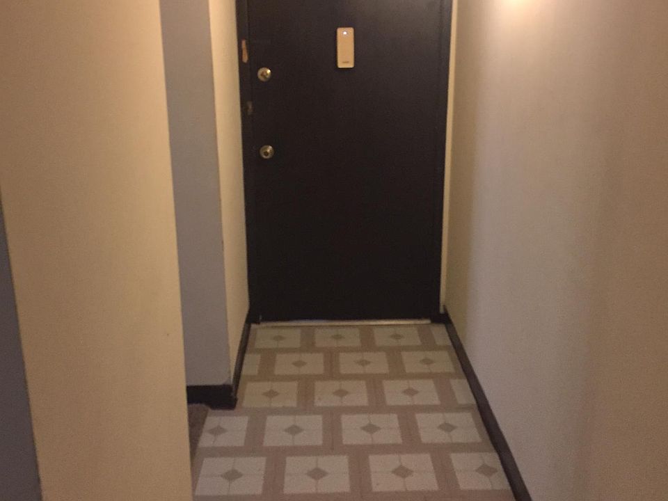2nd image of 1725 Lilac Dr N APT 15