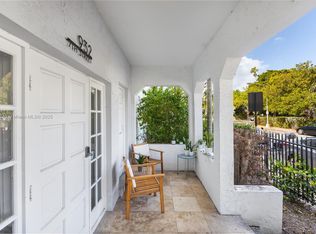 Friendly Corner, Miami Beach, FL 33139