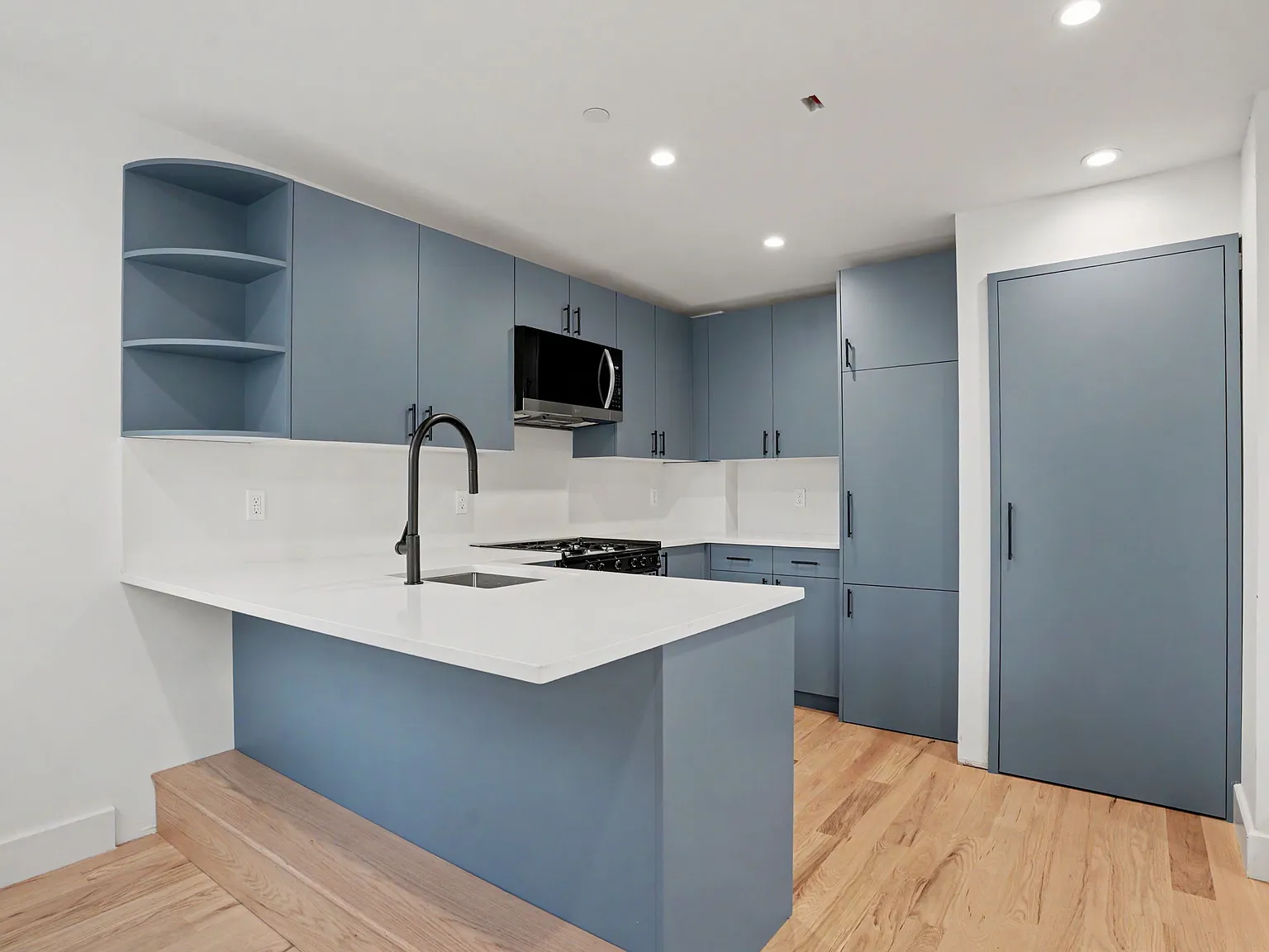 1 bed, $3,650 — Photo 2