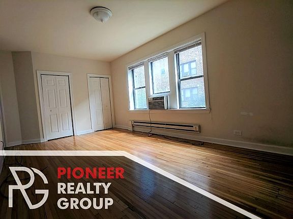 2nd image of 3720 N Pine Grove Ave #3726E1
