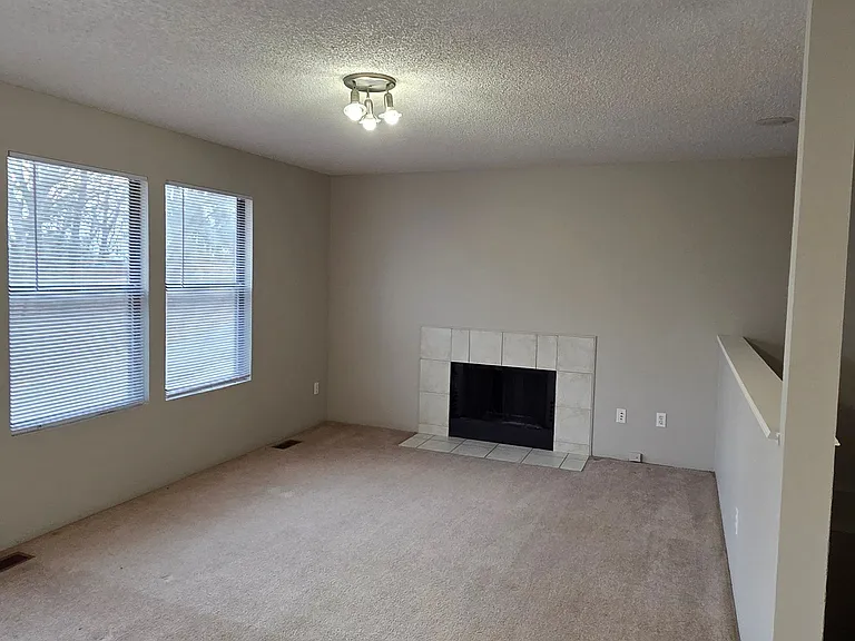 3242 N Virginia Ave — Photo 6