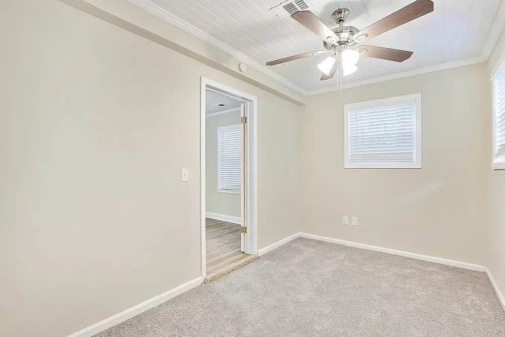 3 bed, 960 sqft, $2,000 — Photo 3