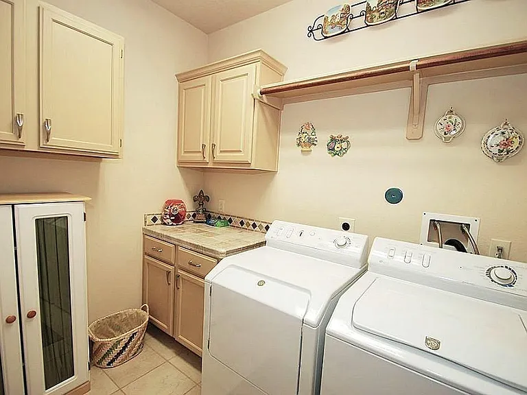 3810 Rose Grove Ln — Photo 21