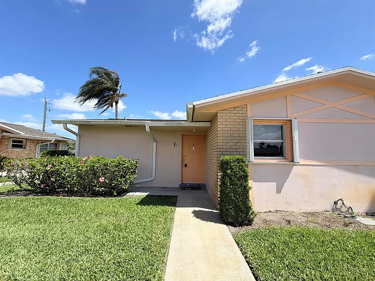 2607 Dudley Dr W #L — Photo 1