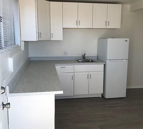 5th image of 1653 Ramona Ave #1