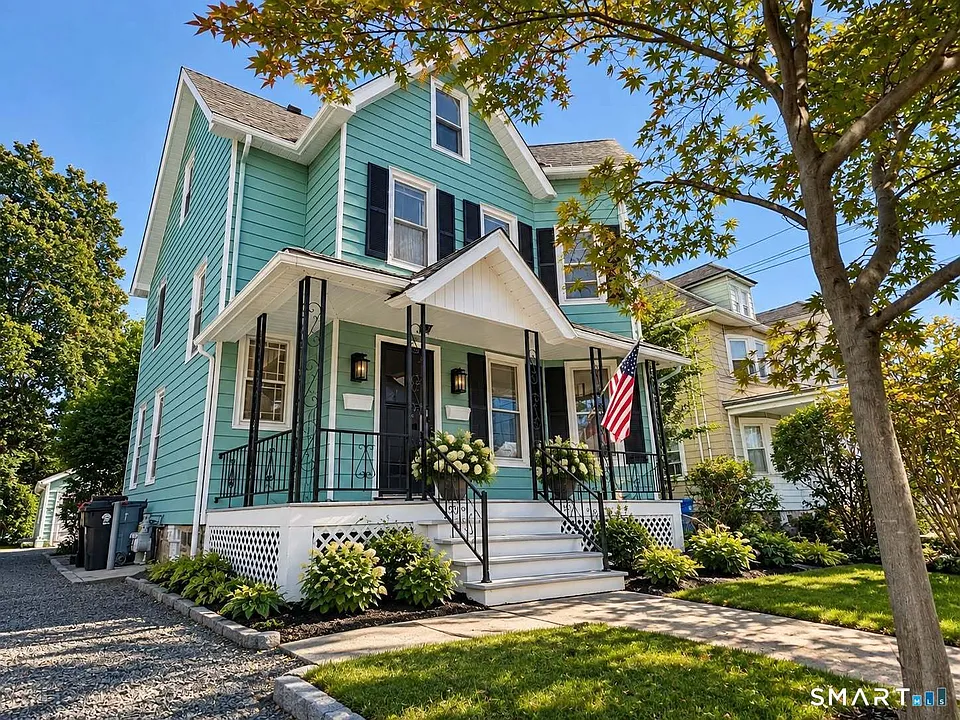 23 Quintard Ave #B