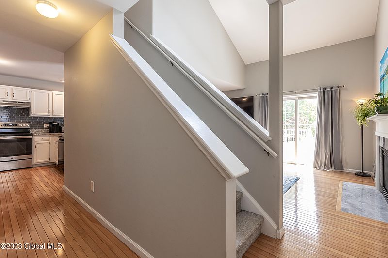 5th image of 33 Brook St