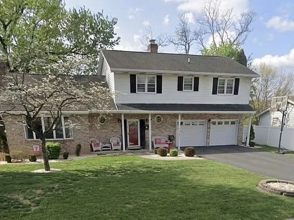 4711 Broadway St, Harrisburg, PA 17111