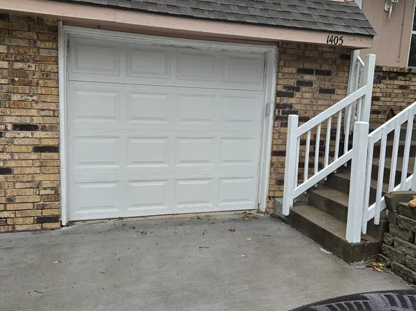 1405 E Haven Ln, Olathe, KS 66062