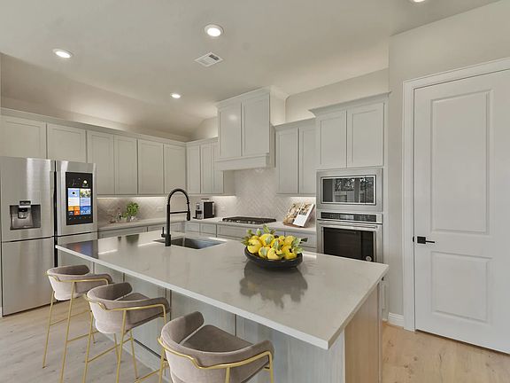 Plan 4046 kitchen - staged