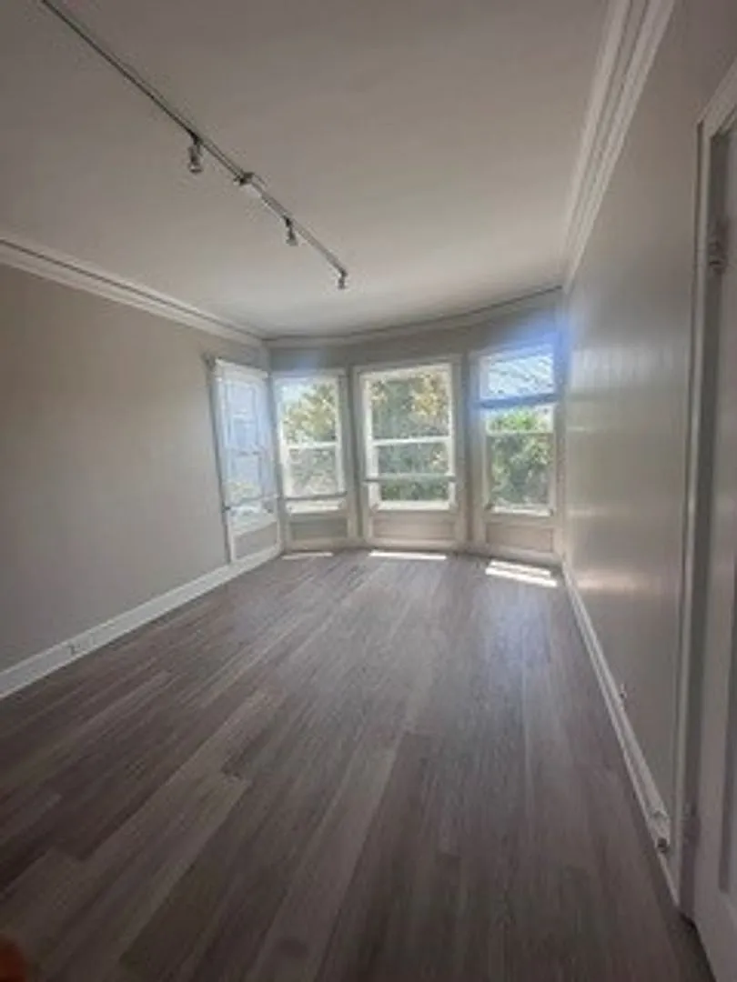 Building Photo - 1531 Francisco St #1151R