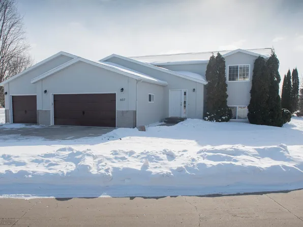 607 6th St S, Casselton, ND 58012
