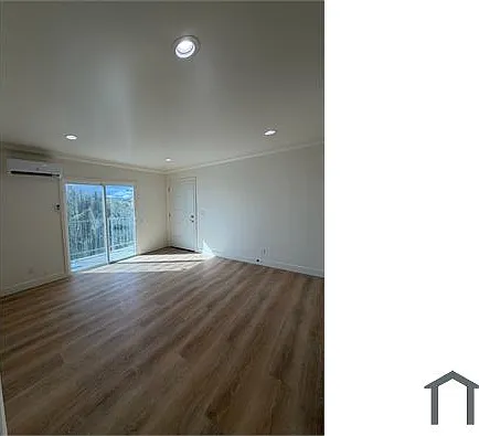 218 N Westlake Ave — Photo 2